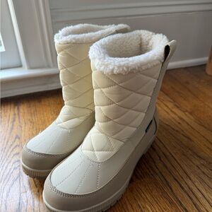 Magellan Outdoors Cream Winter Boots